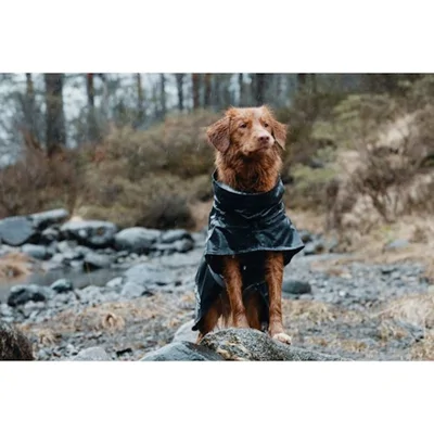 Hurtta Monsoon Coat - Blackberry - 65 cm